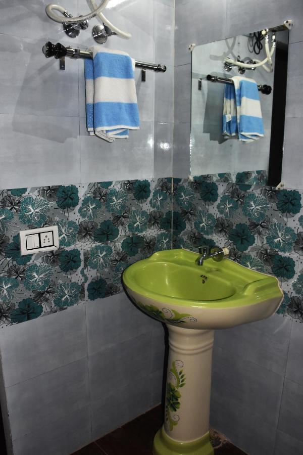 Corbett Bhavesh Home Stay Jhirna Екстериор снимка