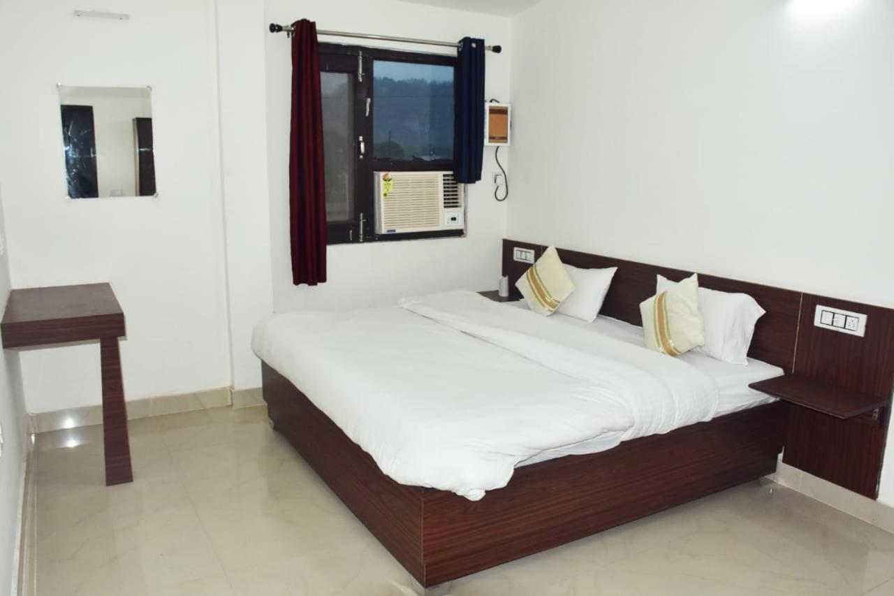 Corbett Bhavesh Home Stay Jhirna Екстериор снимка