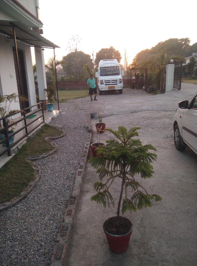 Corbett Bhavesh Home Stay Jhirna Екстериор снимка