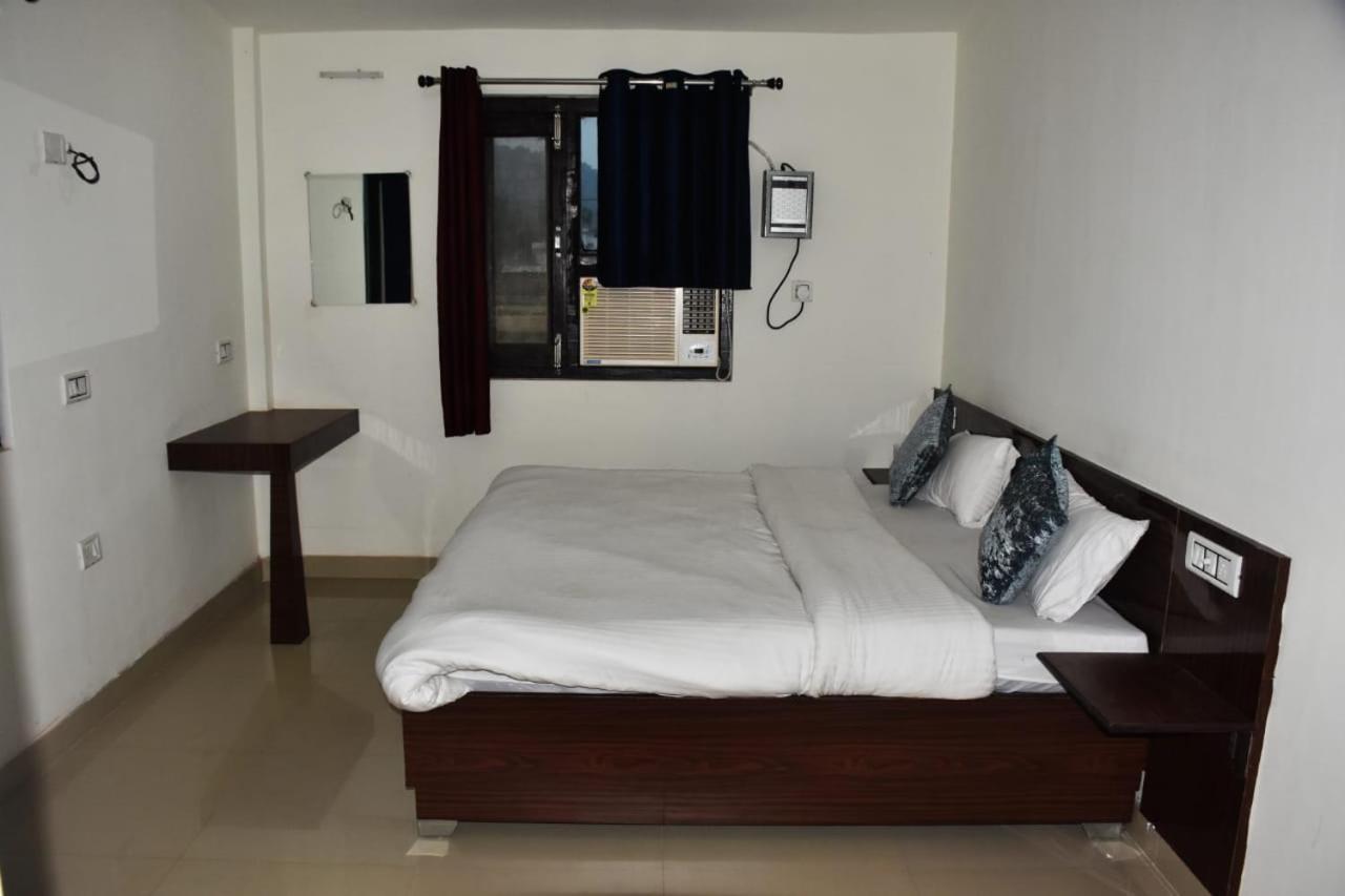 Corbett Bhavesh Home Stay Jhirna Стая снимка